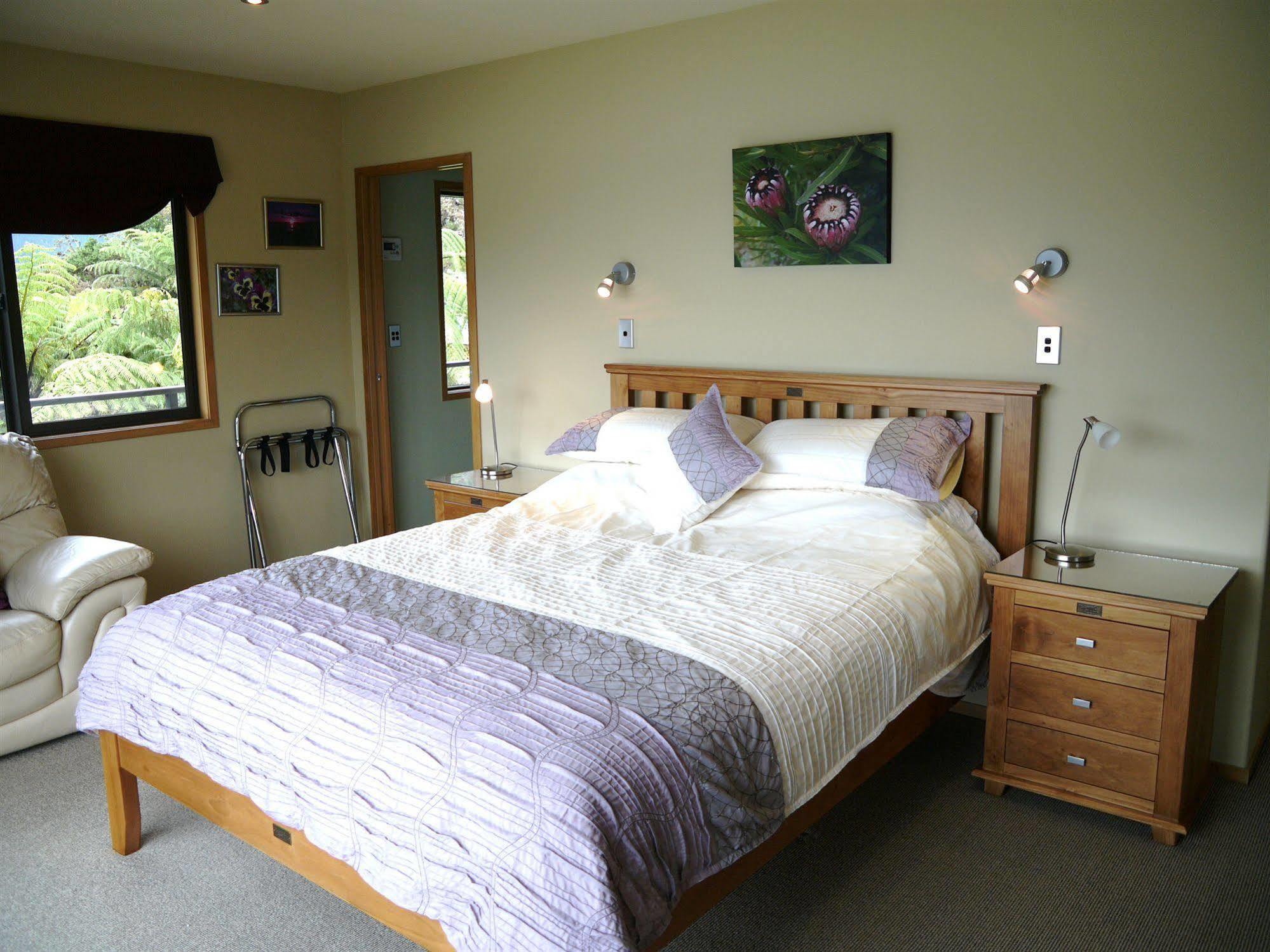 Okiwa Bay Lodge Picton Bagian luar foto